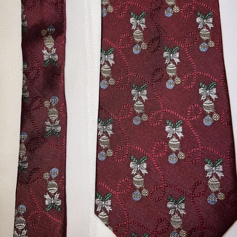 Christmas Tie Hickey Freeman Collection Handmade in US 100% Silk EUC